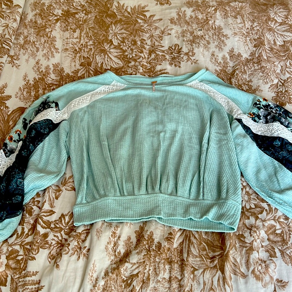 Free People too size medium